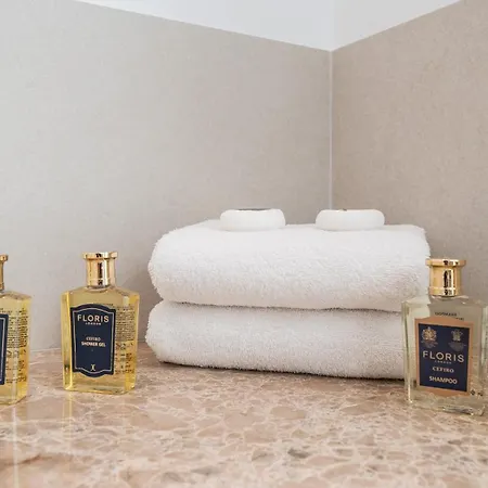 Vacation I Puerto Banus Sea Front, View, 24-7 Security, Pool * Μαρμπέλλα