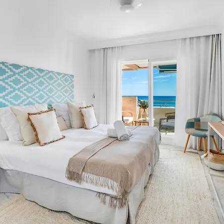 Vacation I Puerto Banus Sea Front, View, 24-7 Security, Pool Apartament