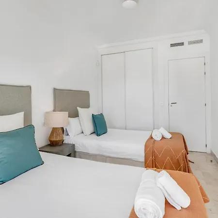 Vacation I Puerto Banus Sea Front, View, 24-7 Security, Pool Marbella