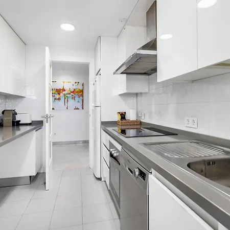 Apartment Vacation I Puerto Banus Sea Front, View, 24-7 Security, Pool *