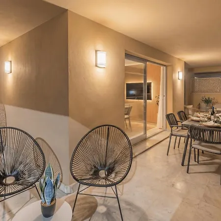 Apartment Vacation I Puerto Banus Sea Front, View, 24-7 Security, Pool *