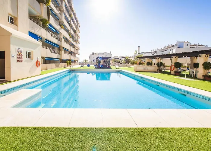 Vacation I Puerto Banus Sea Front, View, 24-7 Security, Pool * מארבלה