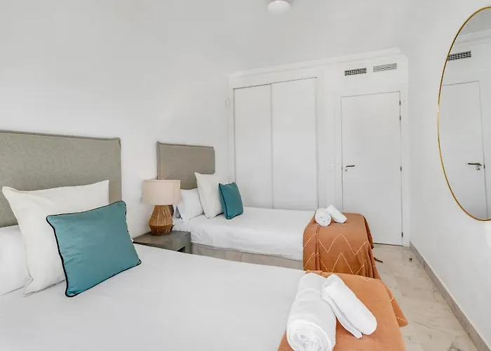 Vacation I Puerto Banus Sea Front, View, 24-7 Security, Pool Marbellac