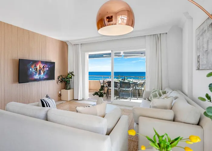 Vacation I Puerto Banus Sea Front, View, 24-7 Security, Pool דירה