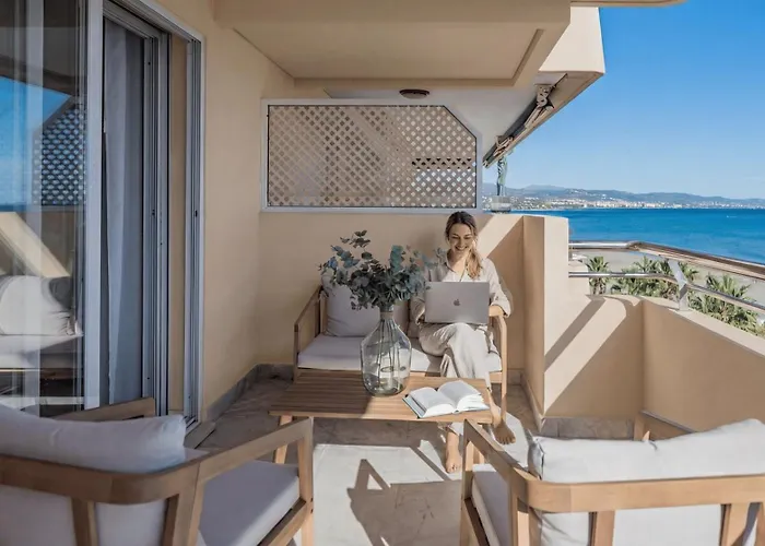 Vacation I Puerto Banus Sea Front, View, 24-7 Security, Pool דירה