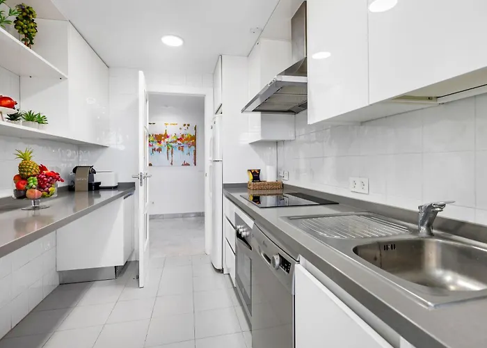 Apartment Vacation I Puerto Banus Sea Front, View, 24-7 Security, Pool *